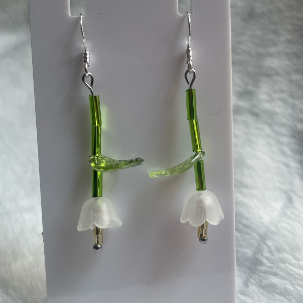 Hand crafted white flower ear rings 925 silver hooks